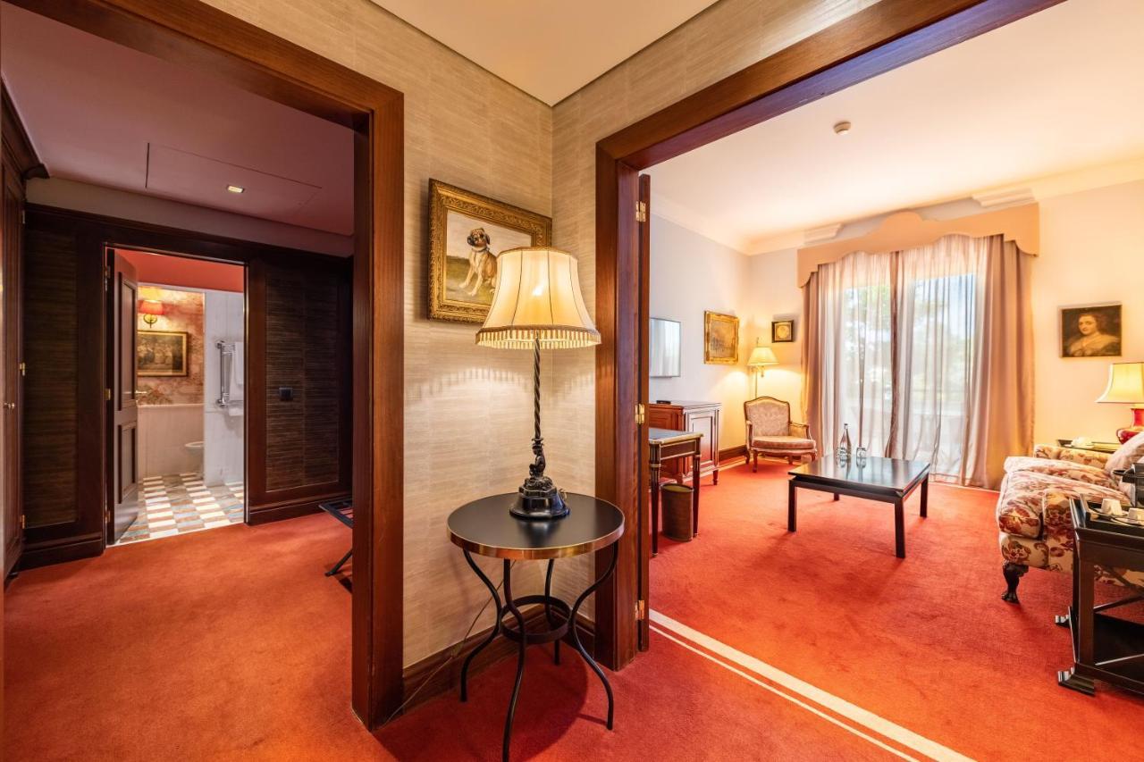 ペスタナ パレス リスボア ホテル&センター モニュメント リスボン エクステリア 写真 A suite at the Hotel