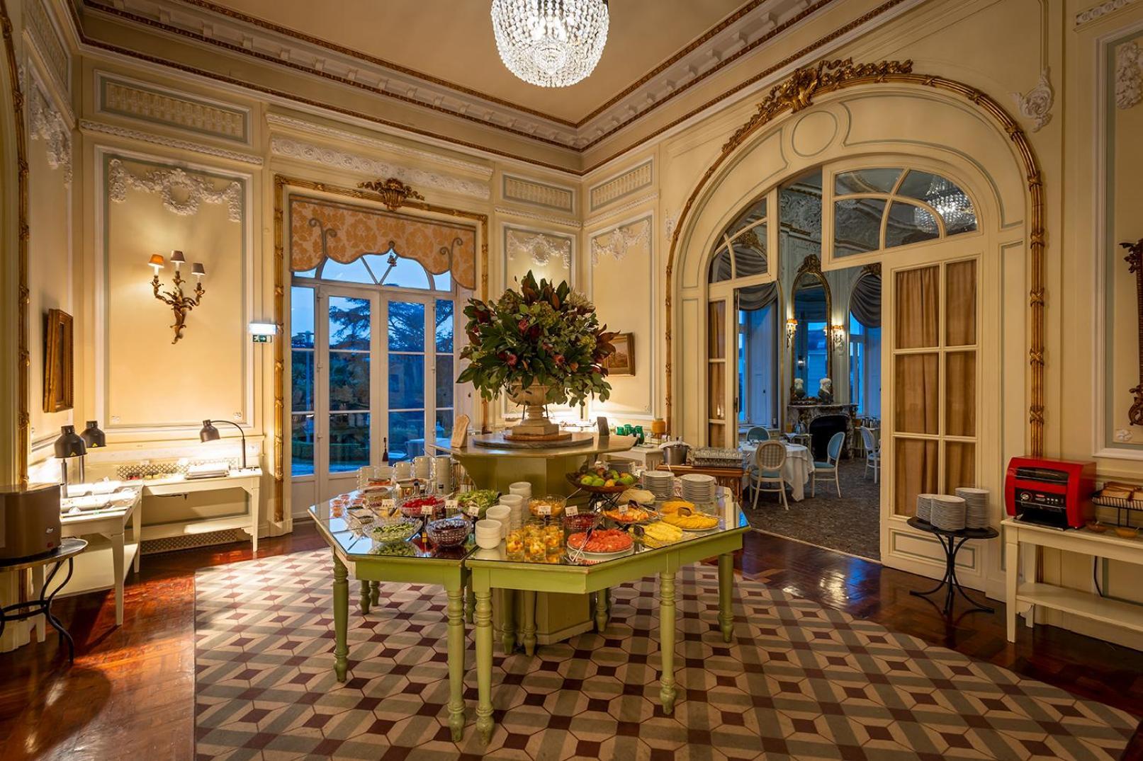 ペスタナ パレス リスボア ホテル&センター モニュメント リスボン エクステリア 写真 The lobby of the hotel