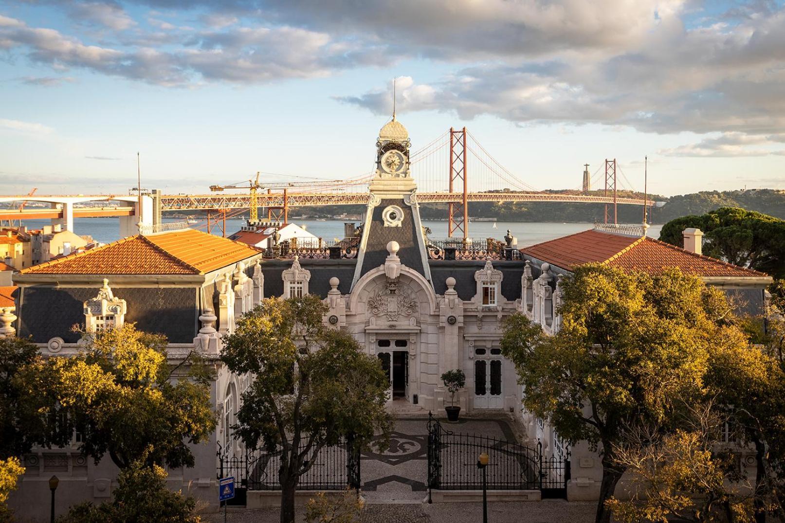 ペスタナ パレス リスボア ホテル&センター モニュメント リスボン エクステリア 写真 The main building of the Portuguese Navy Museum