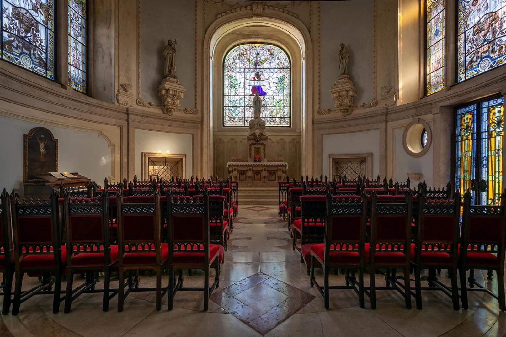 ペスタナ パレス リスボア ホテル&センター モニュメント リスボン エクステリア 写真 The interior of the chapel